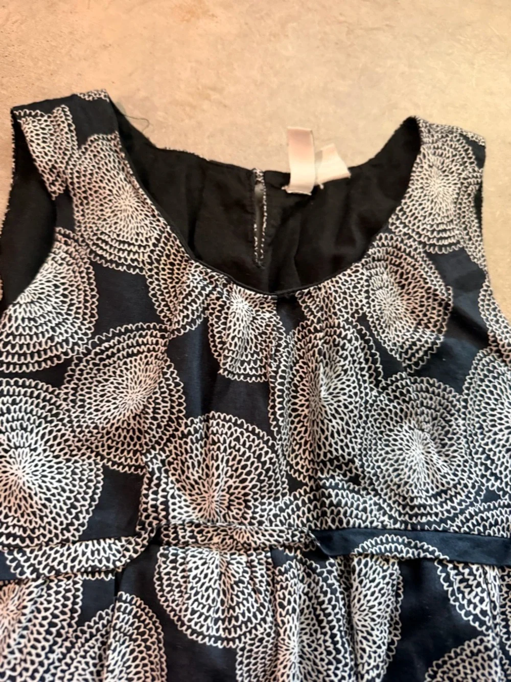 Old Navy Navy Blue  and White Circle Print Abstract A-Line Dress Size 8